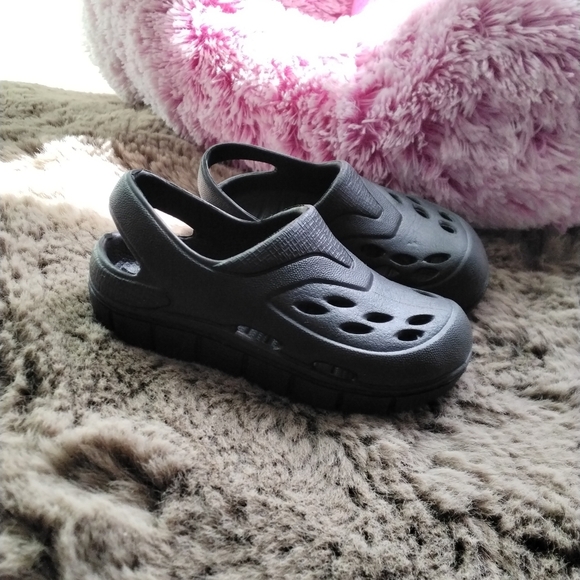 Black Kids Sandals - Picture 1 of 3